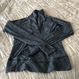 LULULEMON size 8, half zip pull over